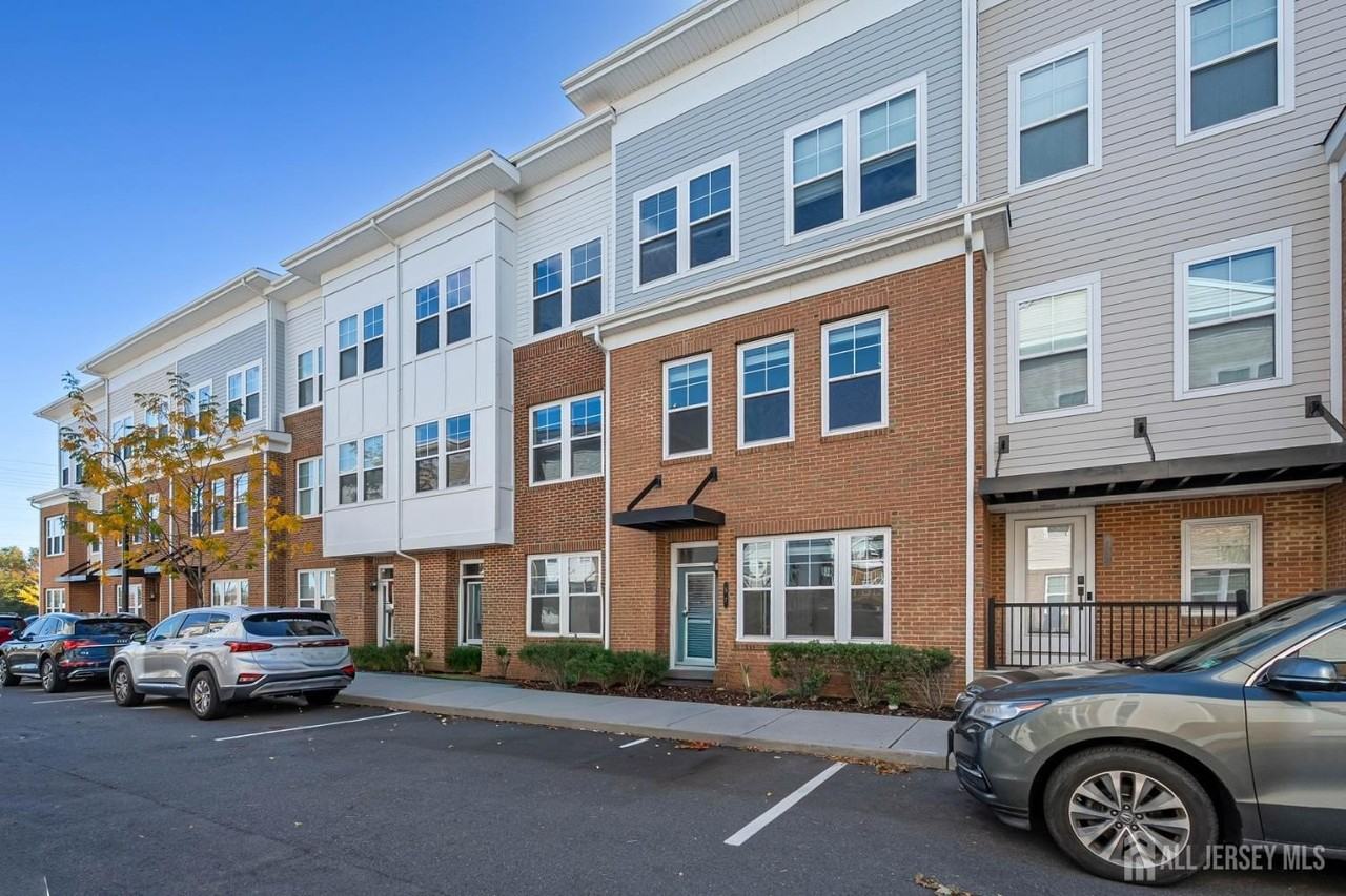 57 Cannon St - Photo 2 of 38