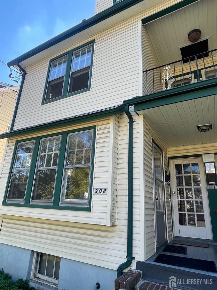 308 S 3rd Ave Unit 308 #308 - Photo 3 of 21