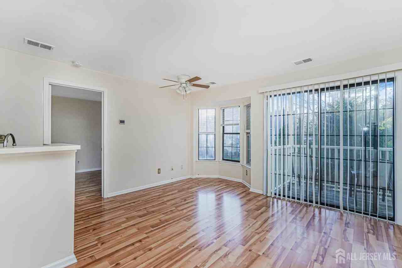 212 Blew Ct - Photo 2 of 14