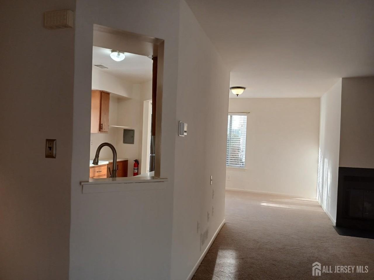 1081 Schmidt Ln - Photo 4 of 20