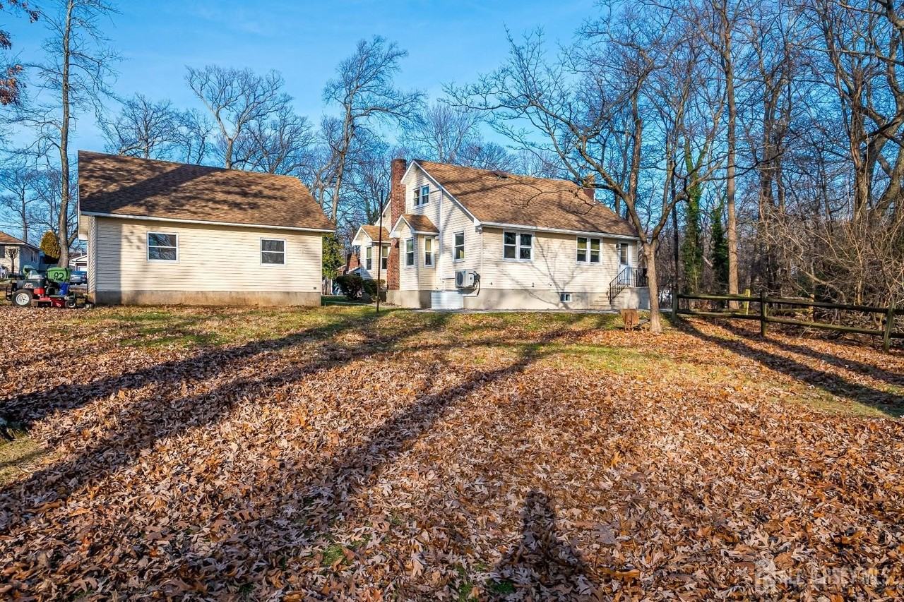 92 Coleman St - Photo 5 of 32