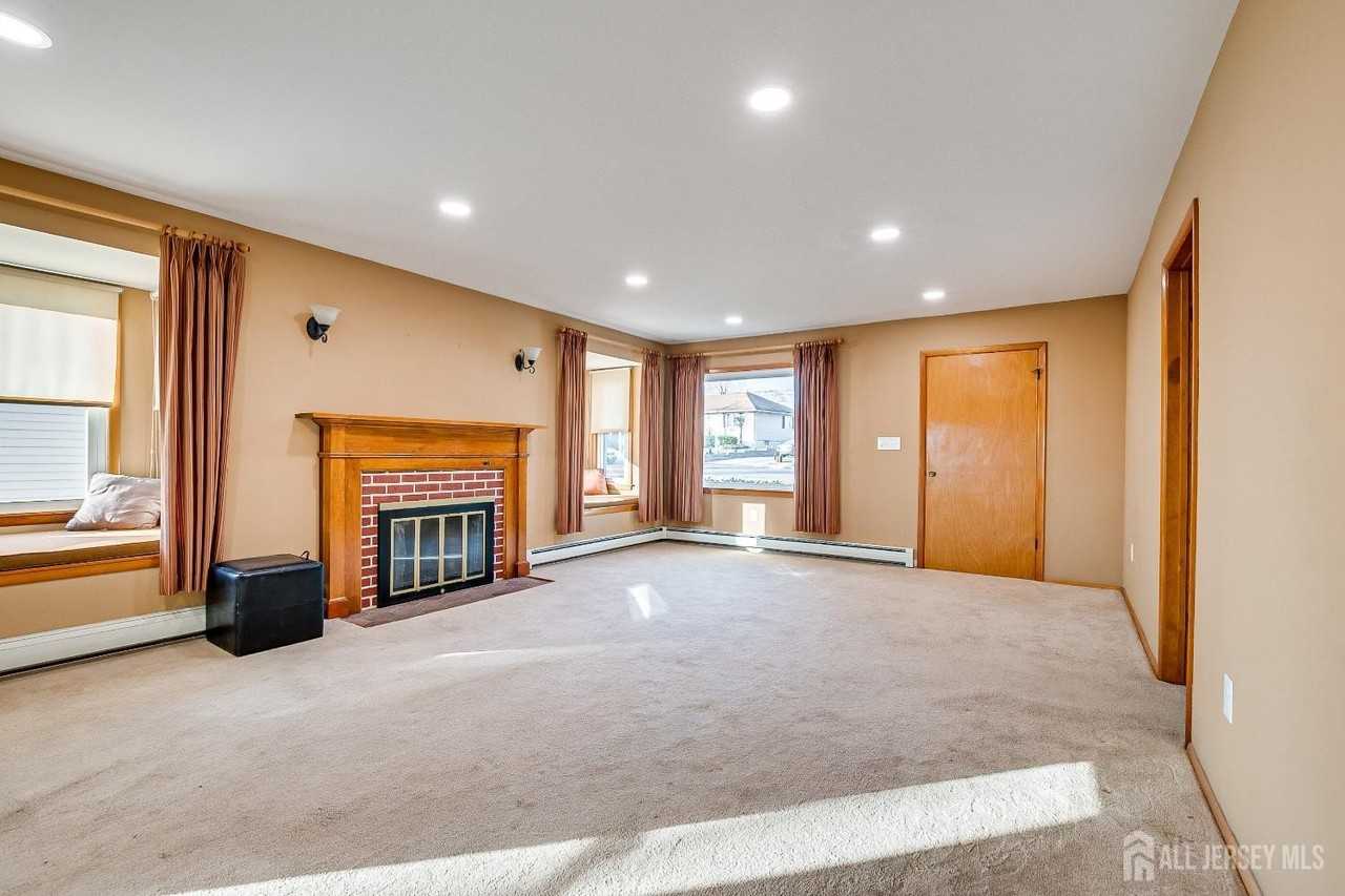 92 Coleman St - Photo 6 of 32