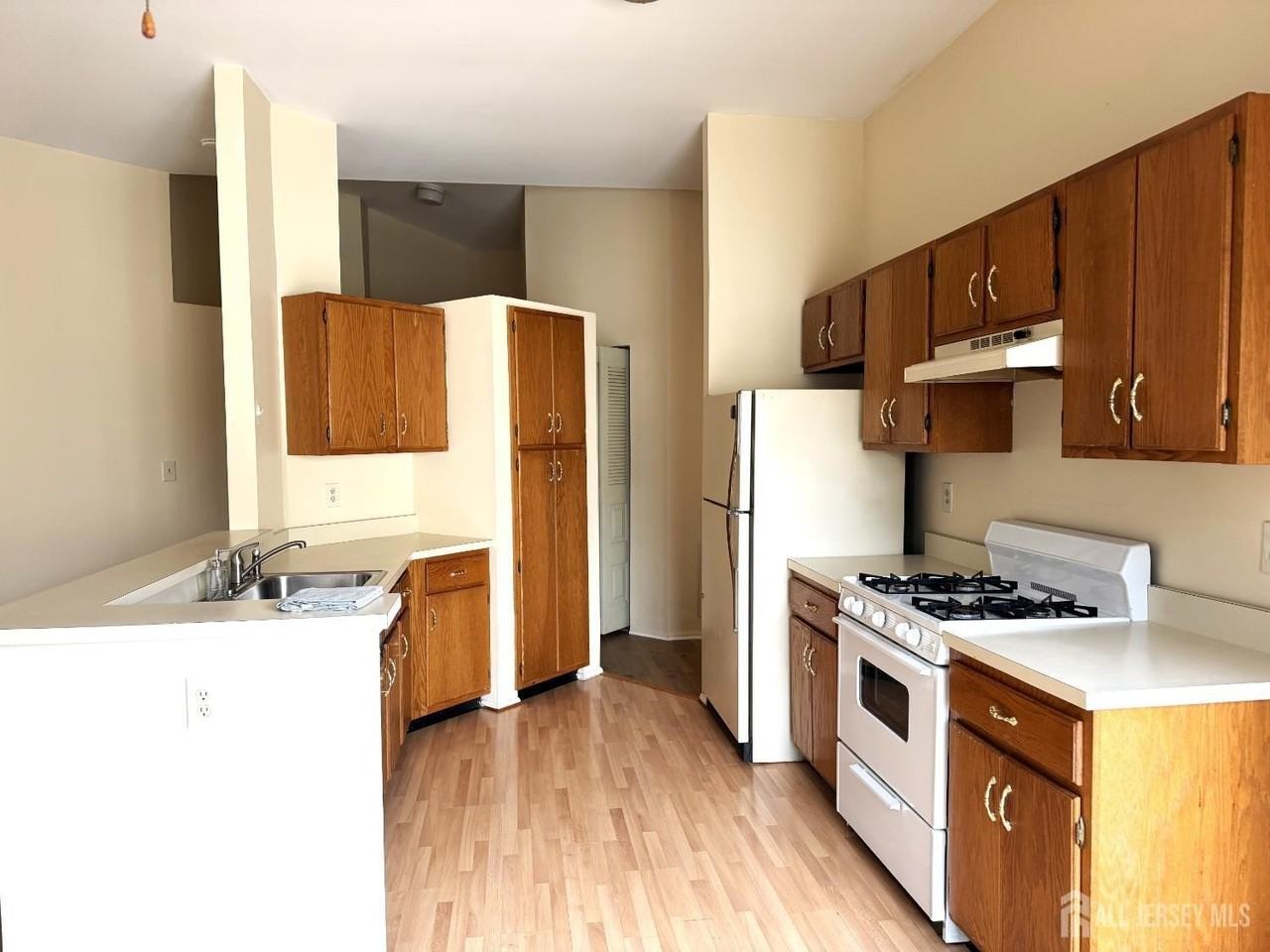 5083 Beech Ct #5083 - Photo 7 of 21