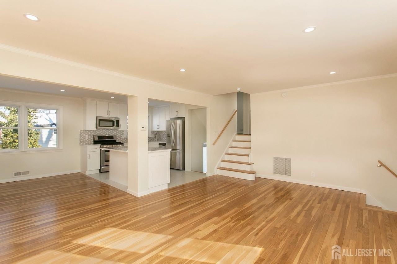 40 Essex Ave - Photo 7 of 26