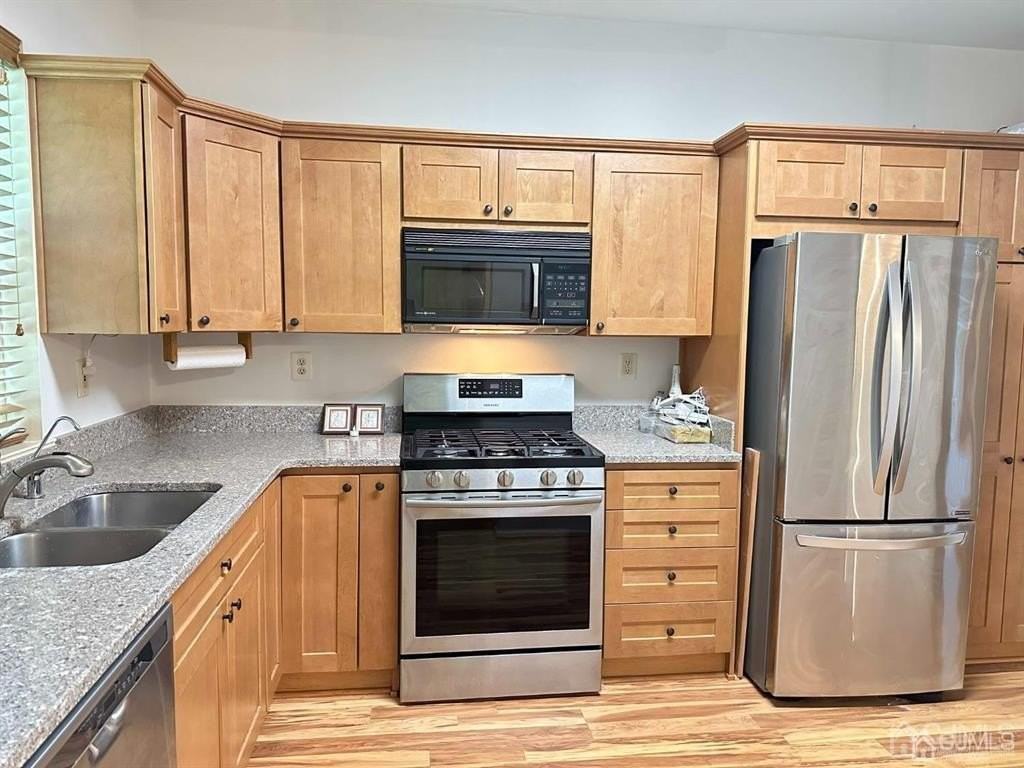 6111 Cedar Ct - Photo 2 of 10