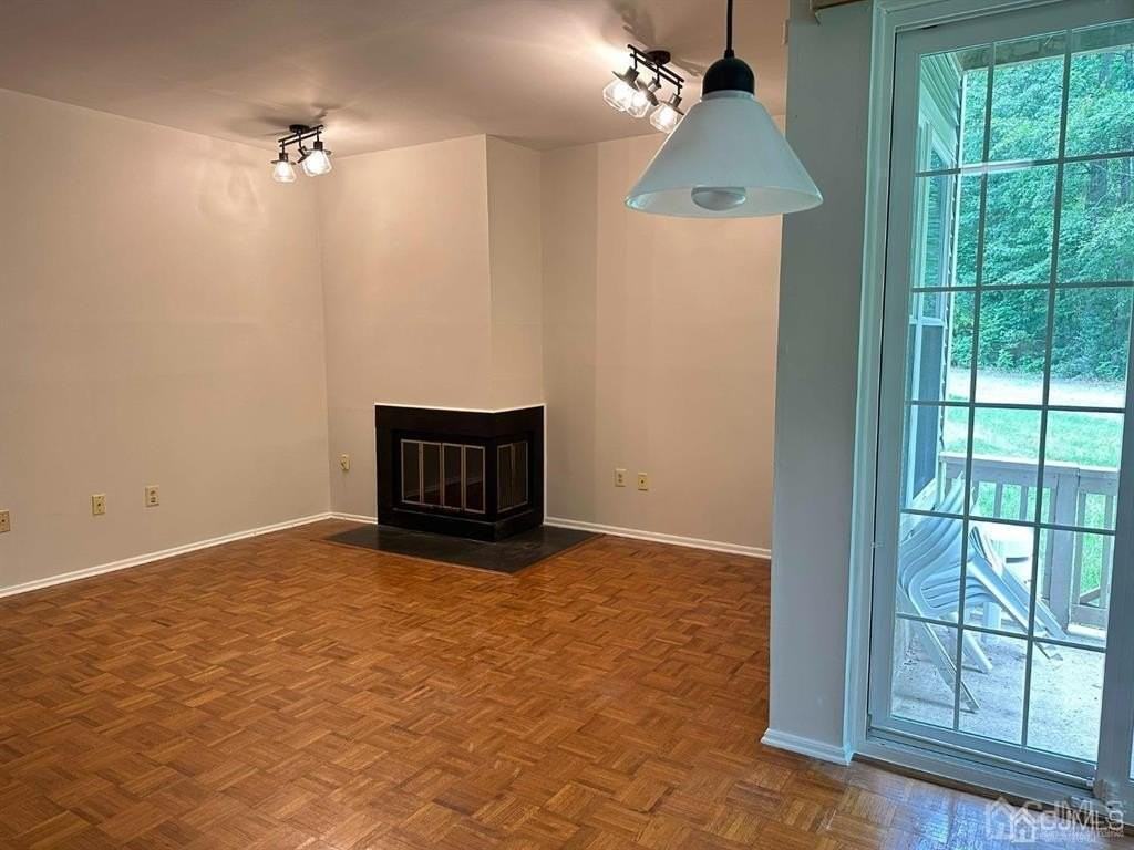 6111 Cedar Ct - Photo 4 of 10