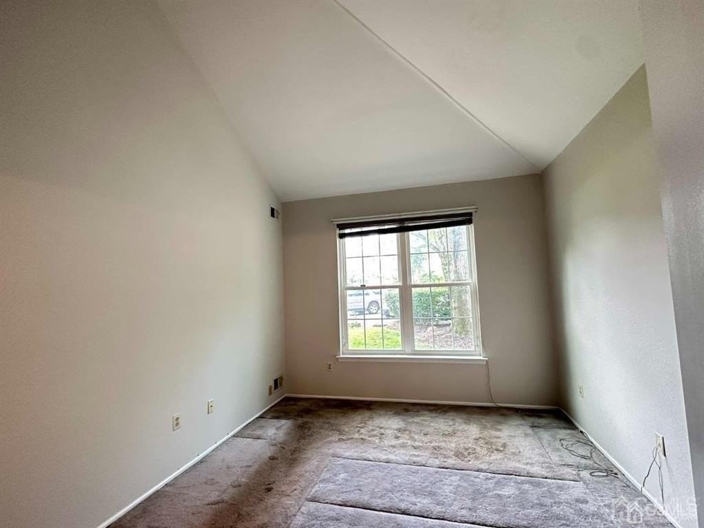 6111 Cedar Ct - Photo 6 of 10