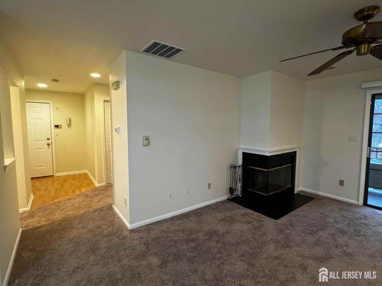 1109 Stoneridge Cir - Photo 6 of 27