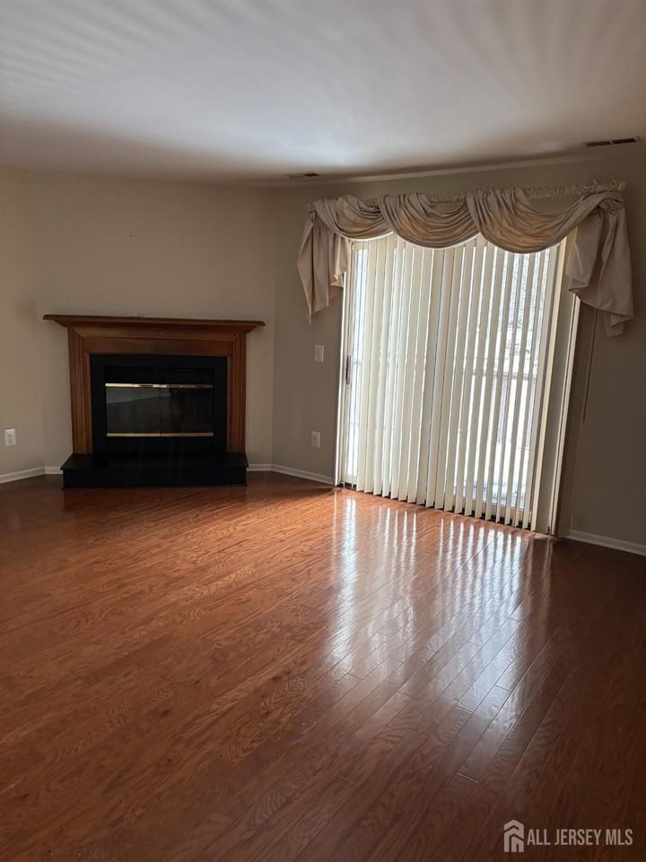 92 Heather Ct - Photo 3 of 14