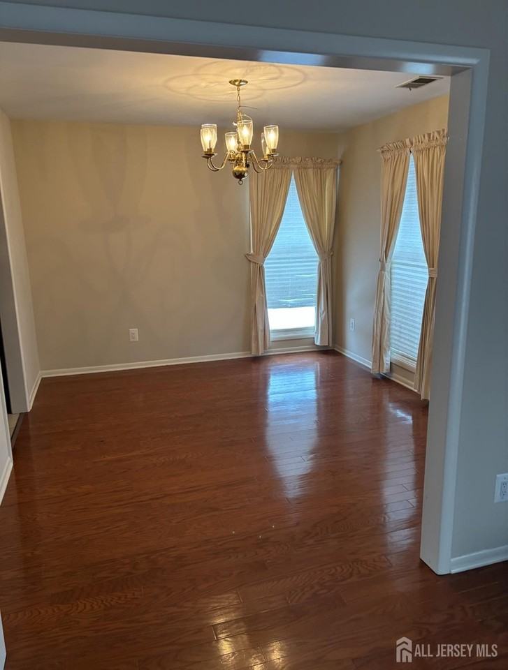 92 Heather Ct - Photo 4 of 14