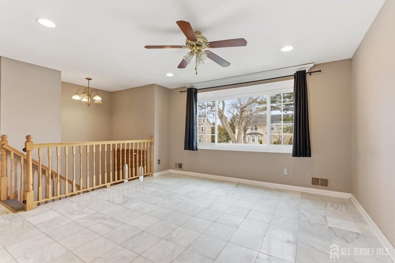 6 Cherry St - Photo 4 of 30