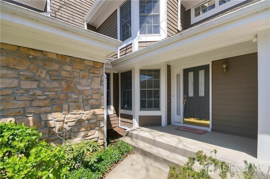 22 Briarwood Ct - Photo 2 of 37