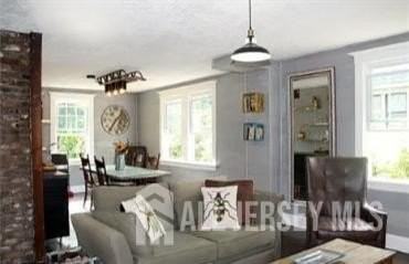 272 Lake Ave - Photo 3 of 15