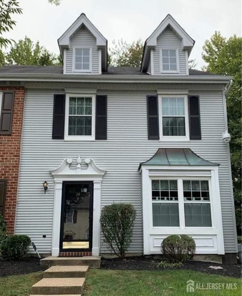 24 Albury Way - Photo 2 of 11