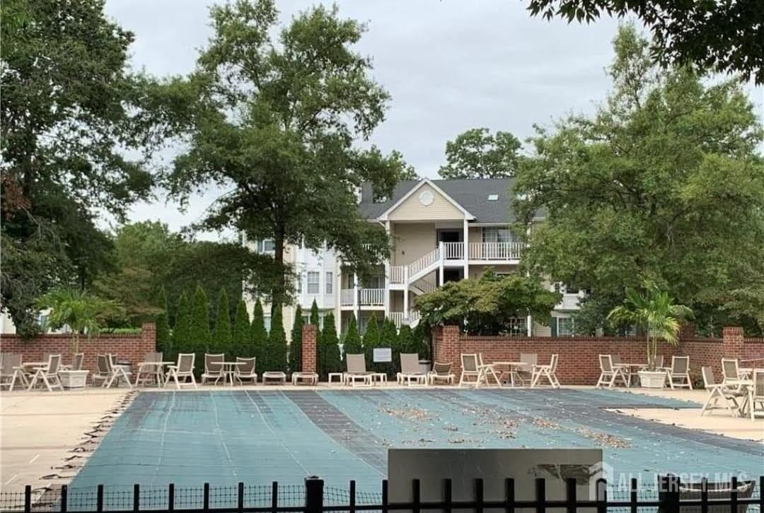 24 Albury Way - Photo 4 of 11