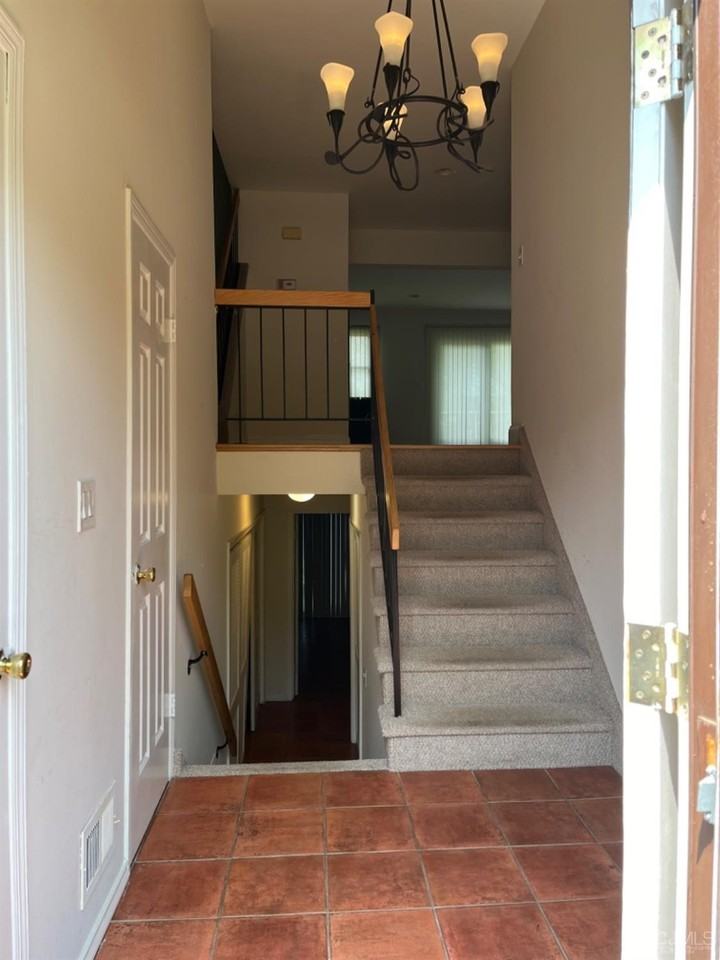 3601 N Oaks Blvd - Photo 3 of 38