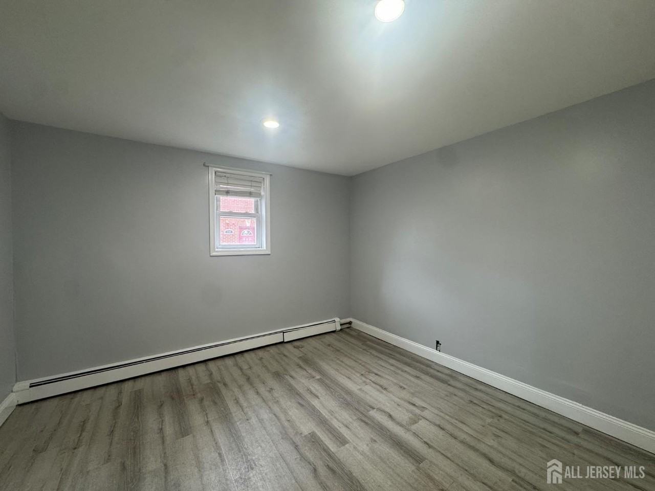 556 Roosevelt Ave Unit 1 #1 - Photo 3 of 9