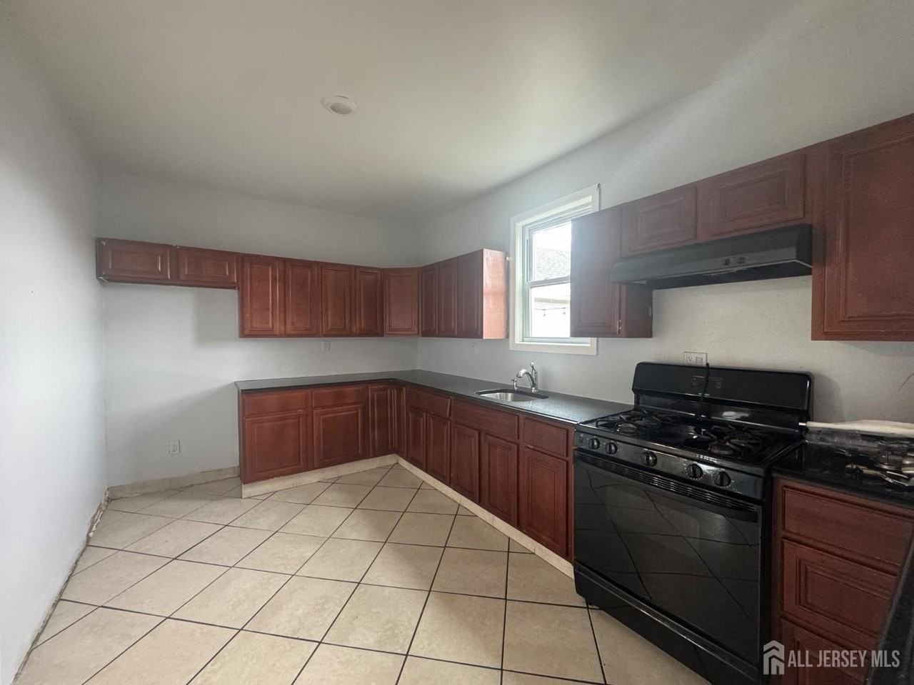 556 Roosevelt Ave Unit 1 #1 - Photo 6 of 9