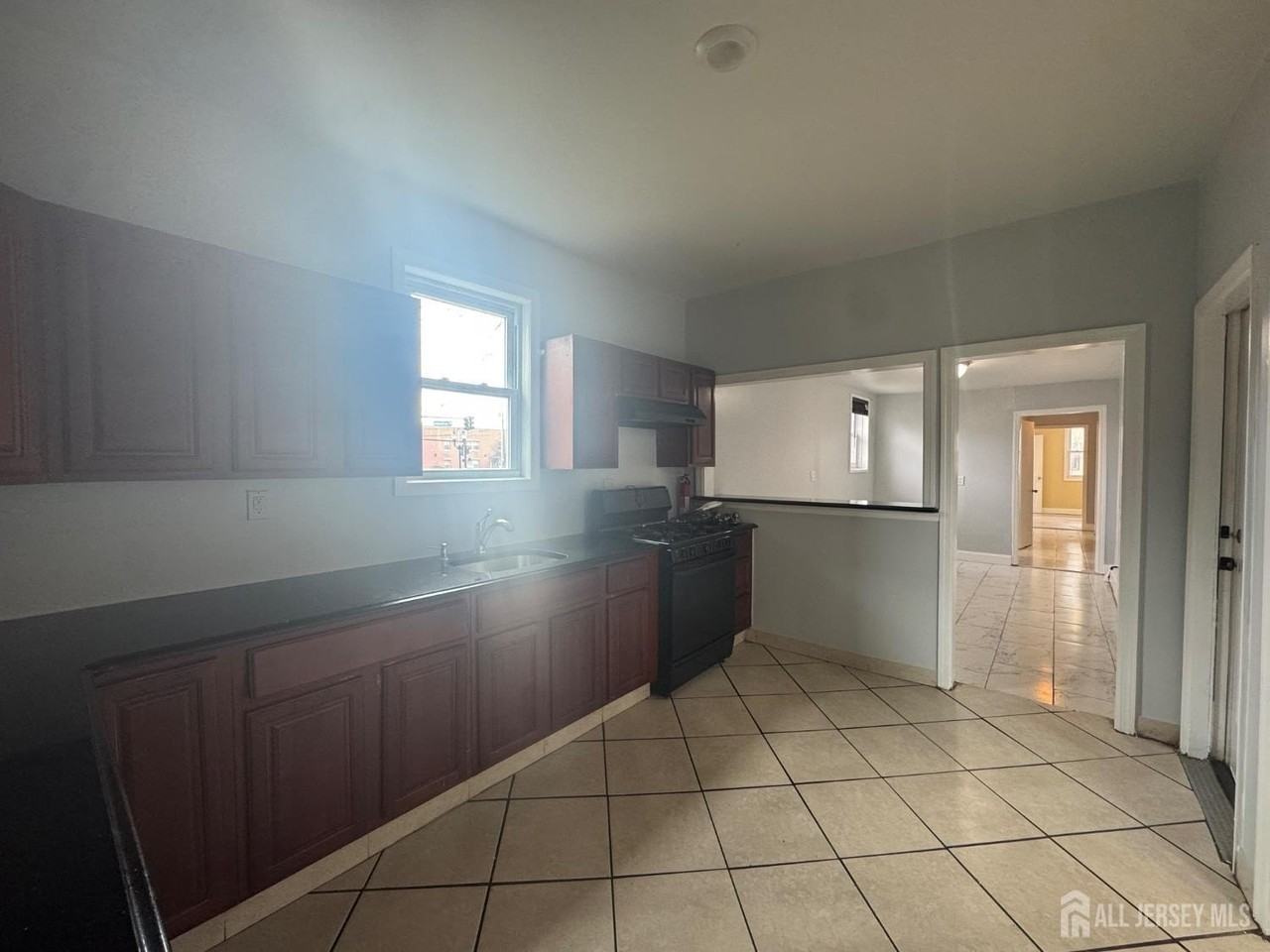 556 Roosevelt Ave Unit 1 #1 - Photo 7 of 9