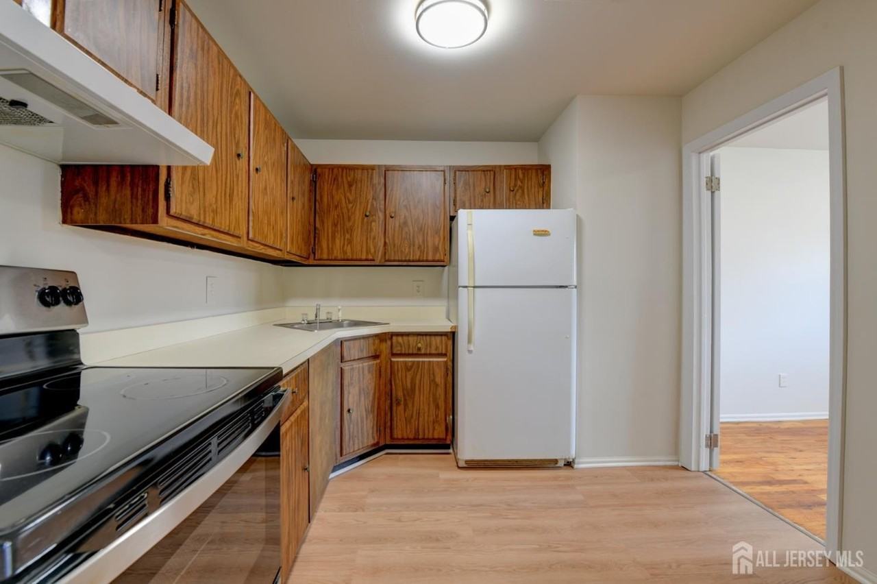 6 College Dr - Photo 7 of 21