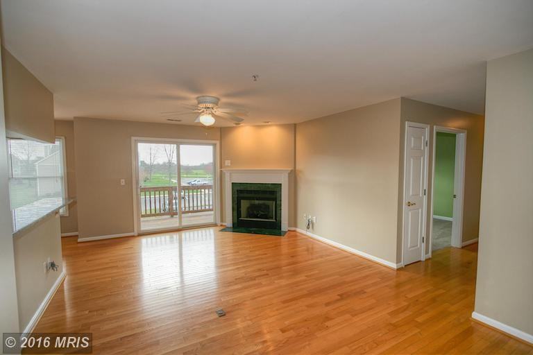 409 Teal Ct #E - Photo 3 of 14