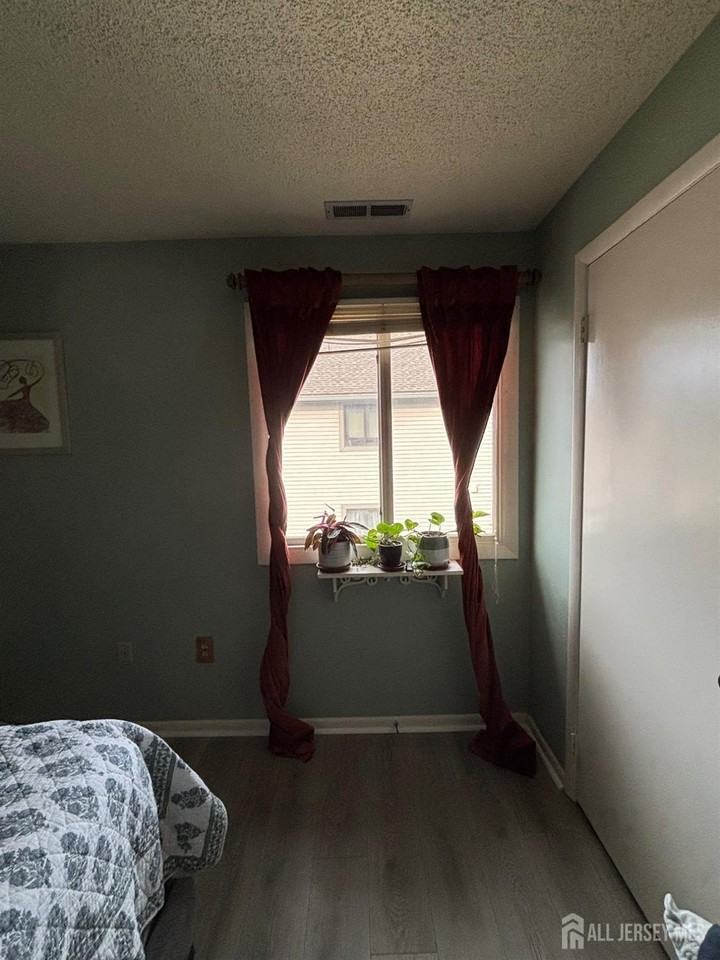 1203 Ravens Crest Dr - Photo 5 of 17