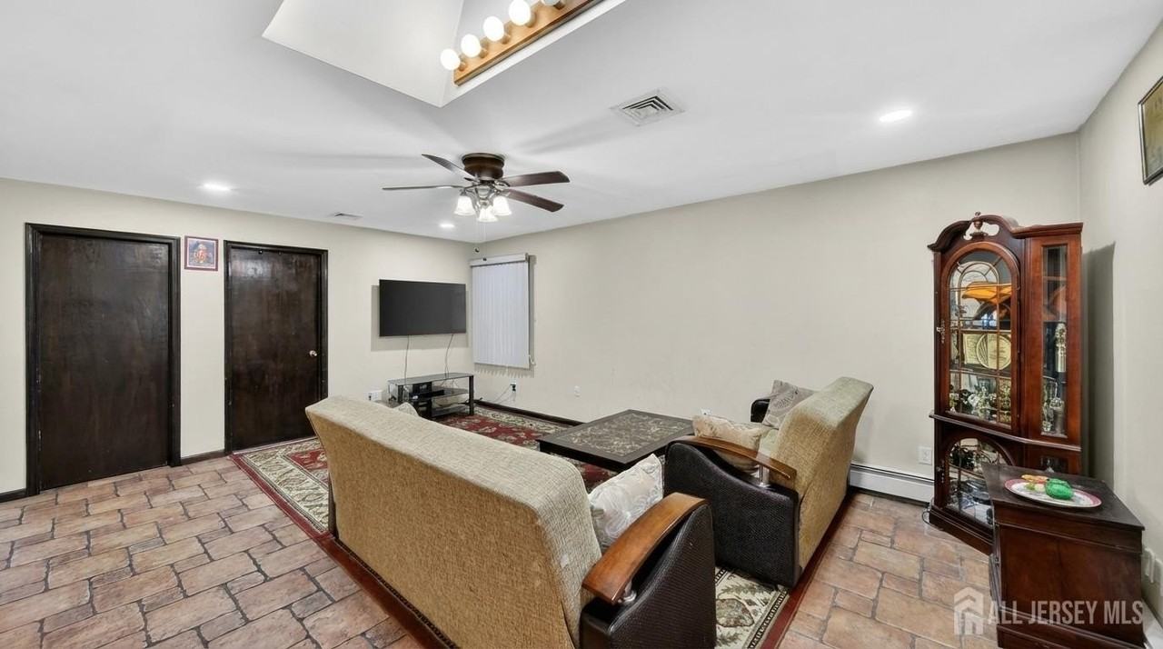 14 Carteret St - Photo 5 of 16