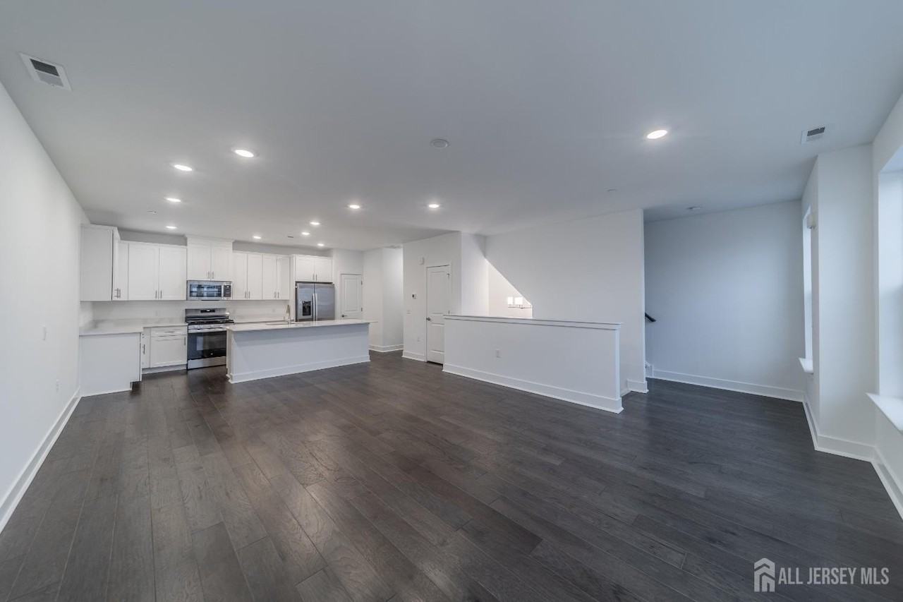 135 Stoutsburg Blvd - Photo 4 of 18