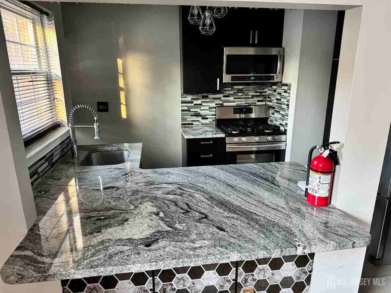 6501 Avenue C - Photo 4 of 14