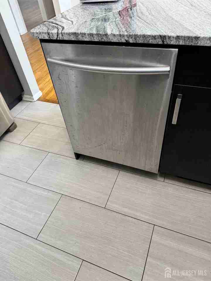 6501 Avenue C - Photo 7 of 14