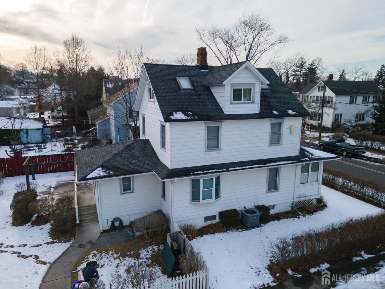 15 Sedgwick St - Photo 2 of 30