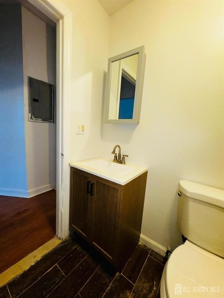 489 S 17th St #2 - Photo 7 of 10