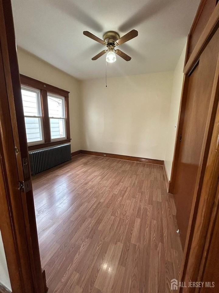 124 William St - Photo 4 of 11