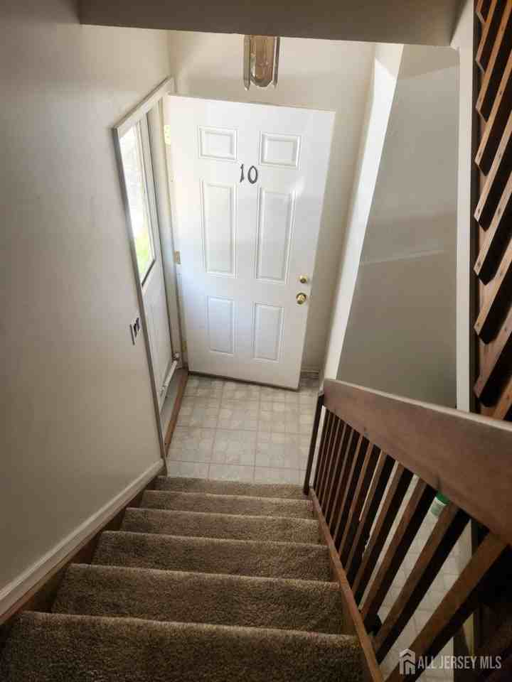 10 Nicholas Ct - Photo 2 of 15