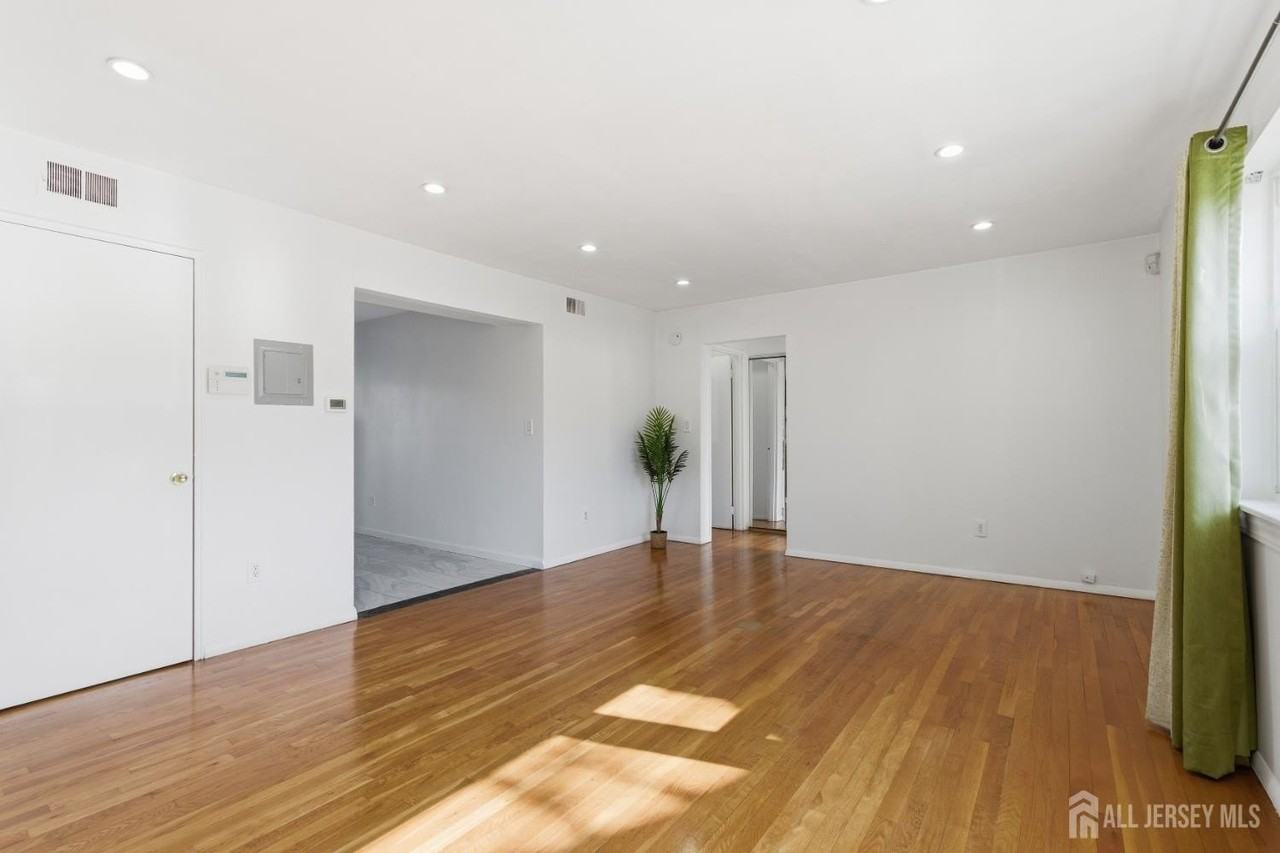 161 Evergreen Rd #2A - Photo 4 of 15