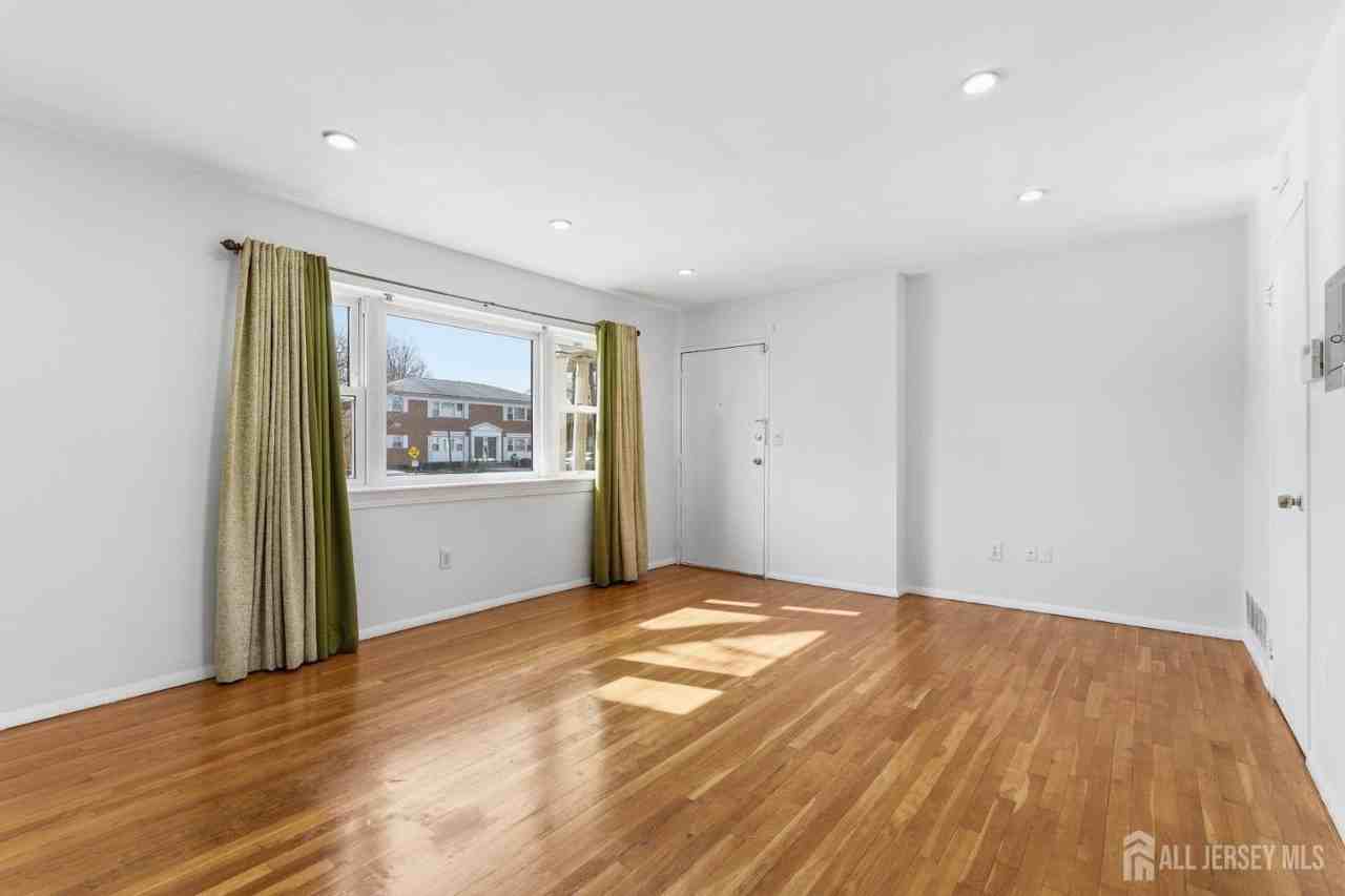 161 Evergreen Rd #2A - Photo 5 of 15