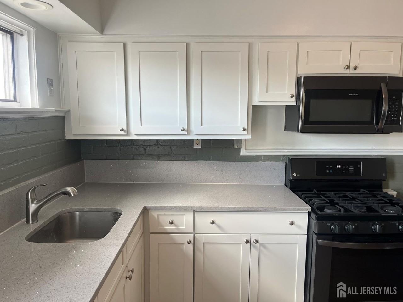 110 Oak Tree Ave Unit 2 #2 - Photo 2 of 10