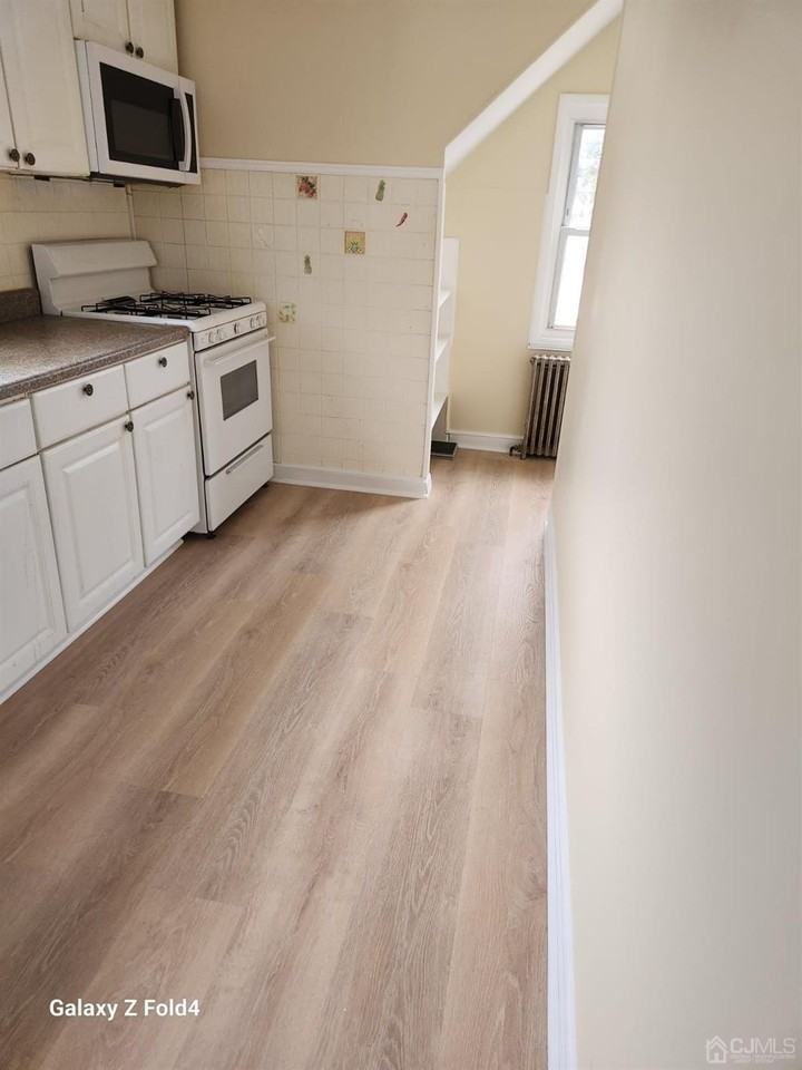 307 2nd St - Photo 6 of 8