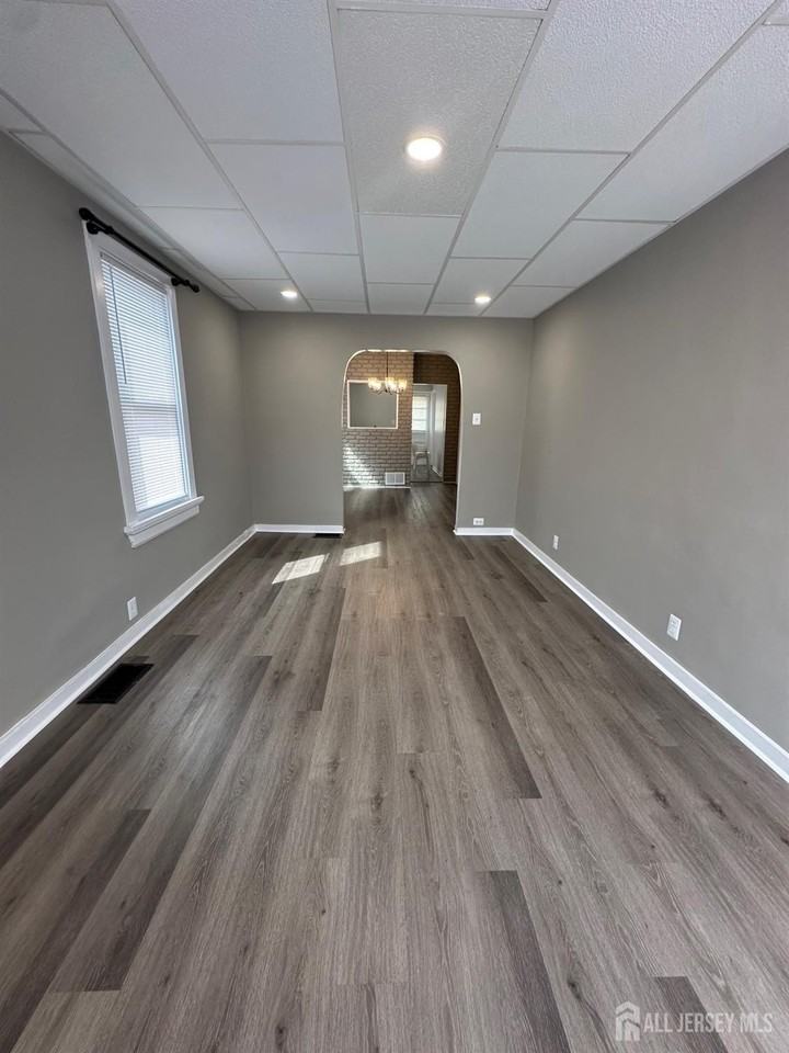 28 Bird Ave - Photo 4 of 14