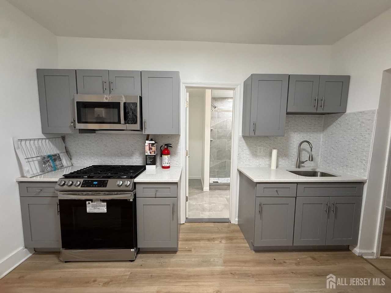 206 Market St - Photo 7 of 11