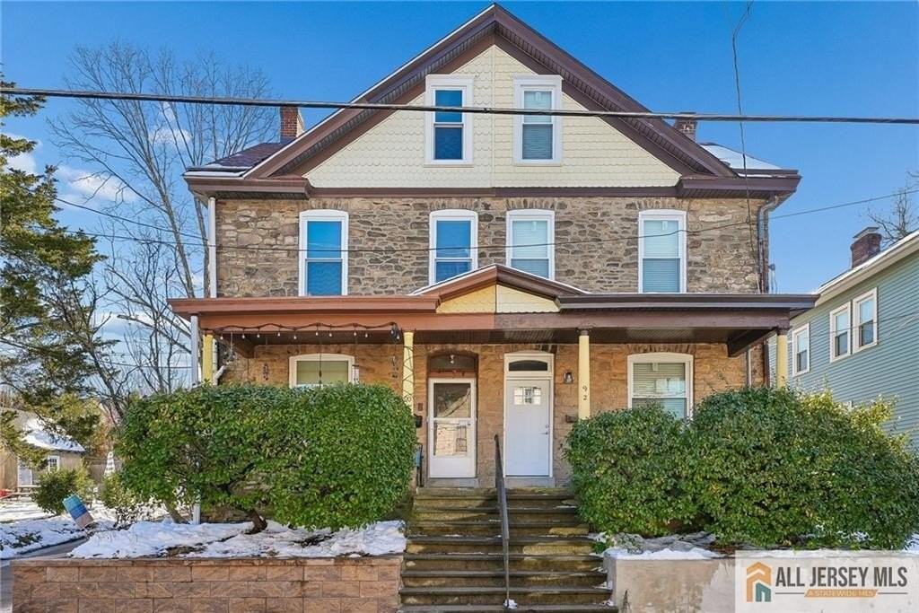 92 Leigh Ave - Photo 2 of 39