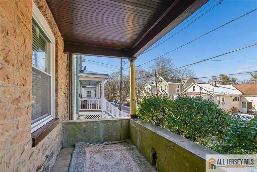 92 Leigh Ave - Photo 3 of 39