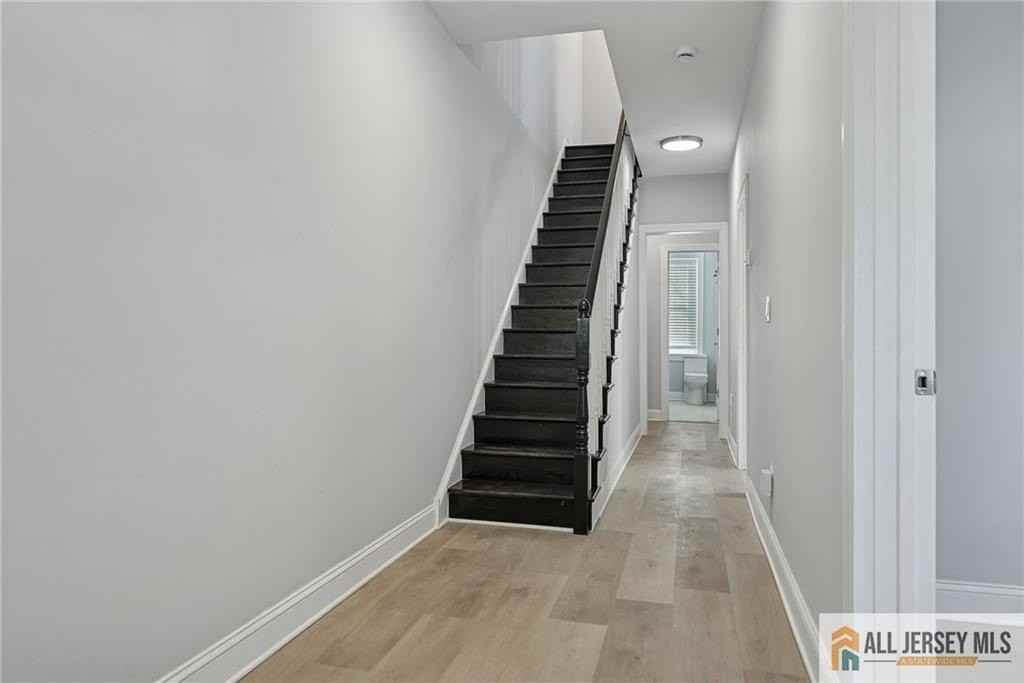92 Leigh Ave - Photo 4 of 39