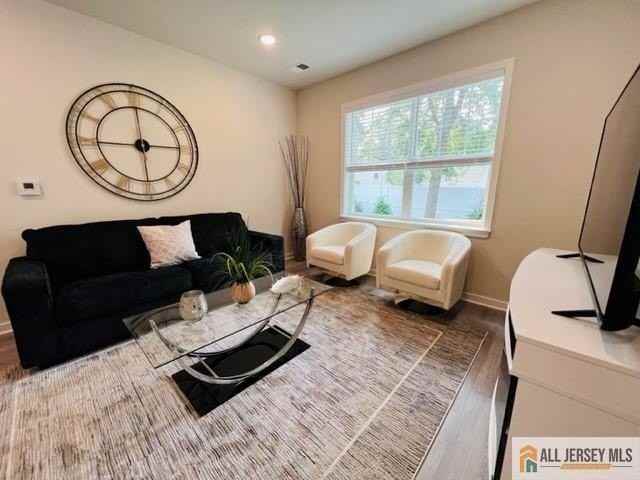 463 Old Post Rd - Photo 2 of 21