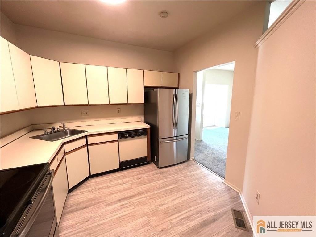 1 Melborn Dr Unit 1c #1C - Photo 4 of 11