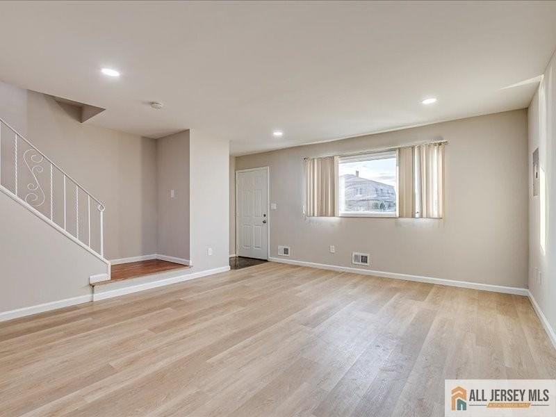 11 Hyde Ave - Photo 5 of 19