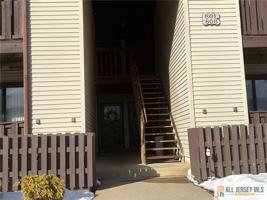 featured image of 802 Lindsey Ct