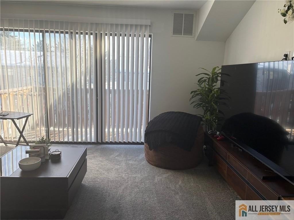 802 Lindsey Ct - Photo 3 of 16