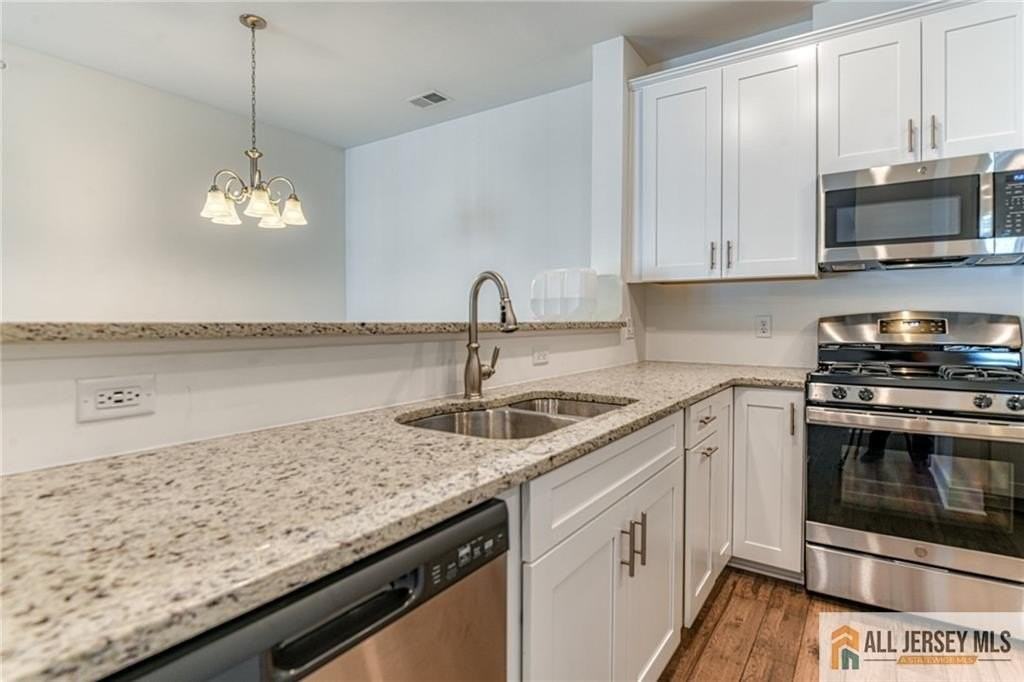 734 Stiller Ln - Photo 3 of 24