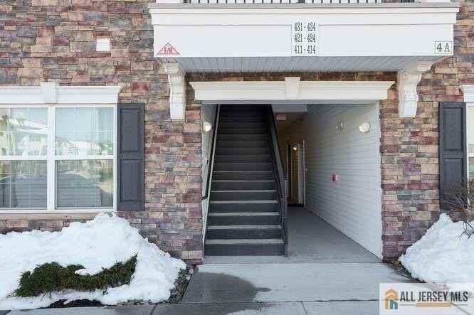 421 Tavern Rd - Photo 2 of 27